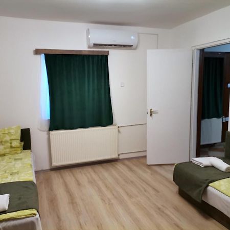 Nagy-Magyarorszag Park Bed & Breakfast Isztimér Eksteriør bilde