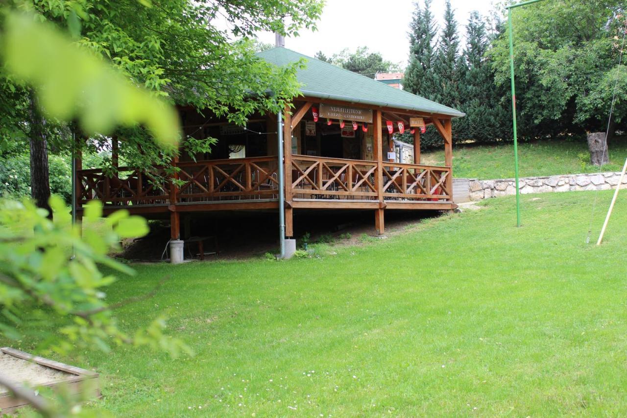 Nagy-Magyarorszag Park Bed & Breakfast Isztimér Eksteriør bilde