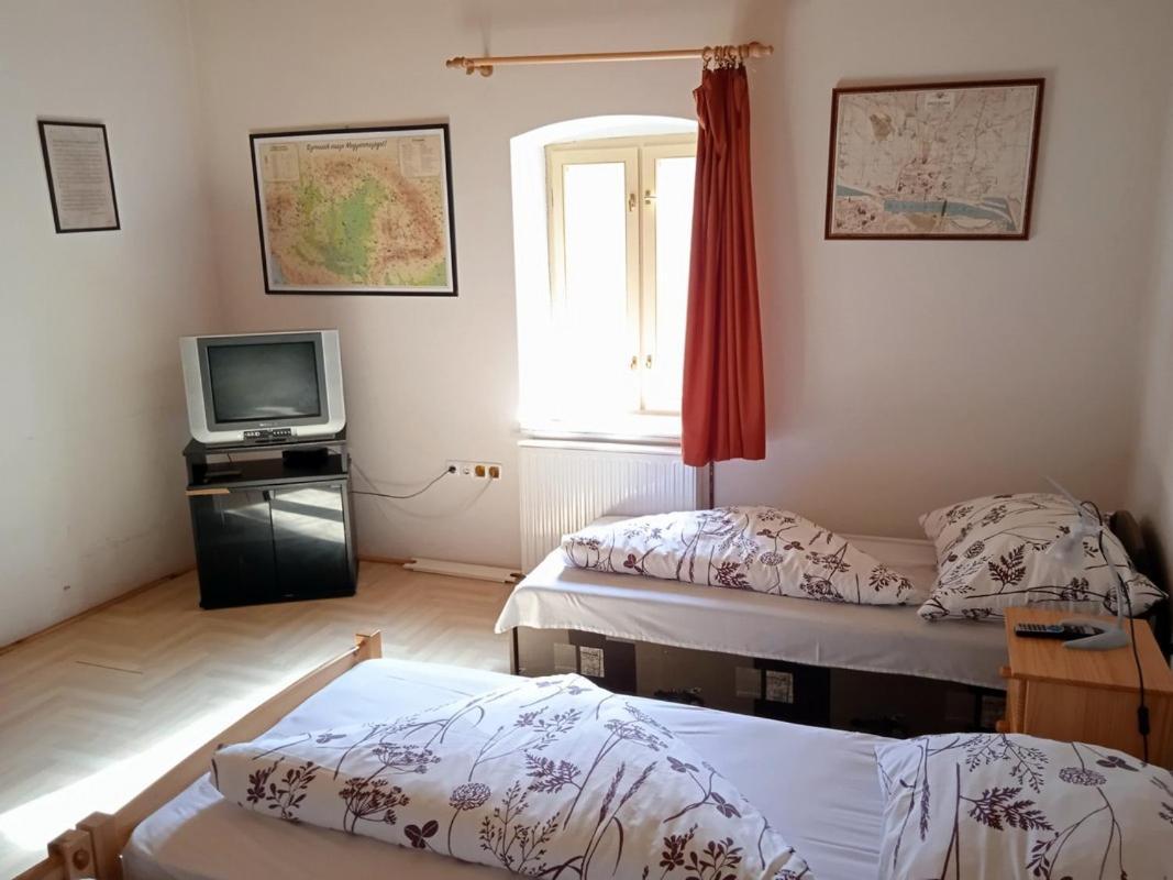 Nagy-Magyarorszag Park Bed & Breakfast Isztimér Eksteriør bilde