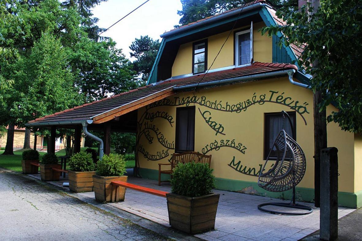 Nagy-Magyarorszag Park Bed & Breakfast Isztimér Eksteriør bilde