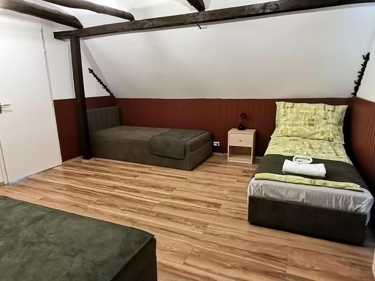 Nagy-Magyarorszag Park Bed & Breakfast Isztimér Eksteriør bilde