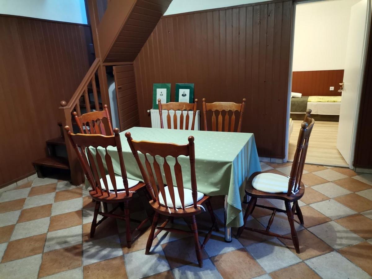 Nagy-Magyarorszag Park Bed & Breakfast Isztimér Eksteriør bilde